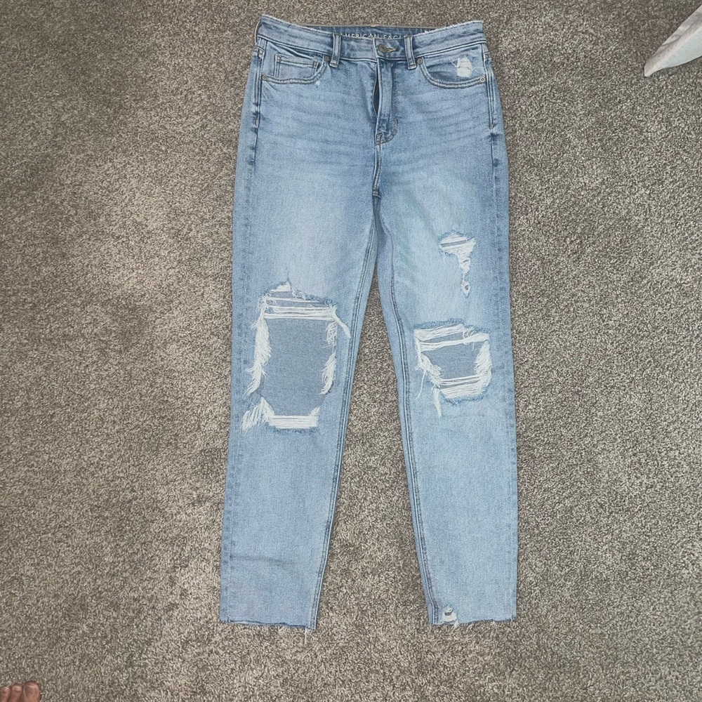 American Eagle Outfitters Light Blue Distressed Ankle Jeans